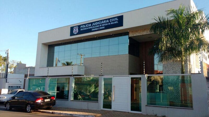 Homem é preso por perseguir ex e descumprir medidas protetivas em Várzea Grande