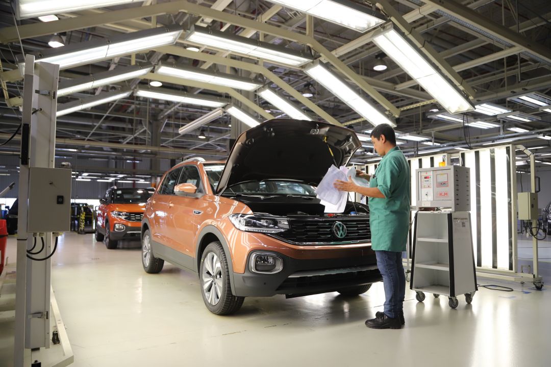 Entenda a crise de mão de obra qualificada na indústria em meio a recorde de empregos