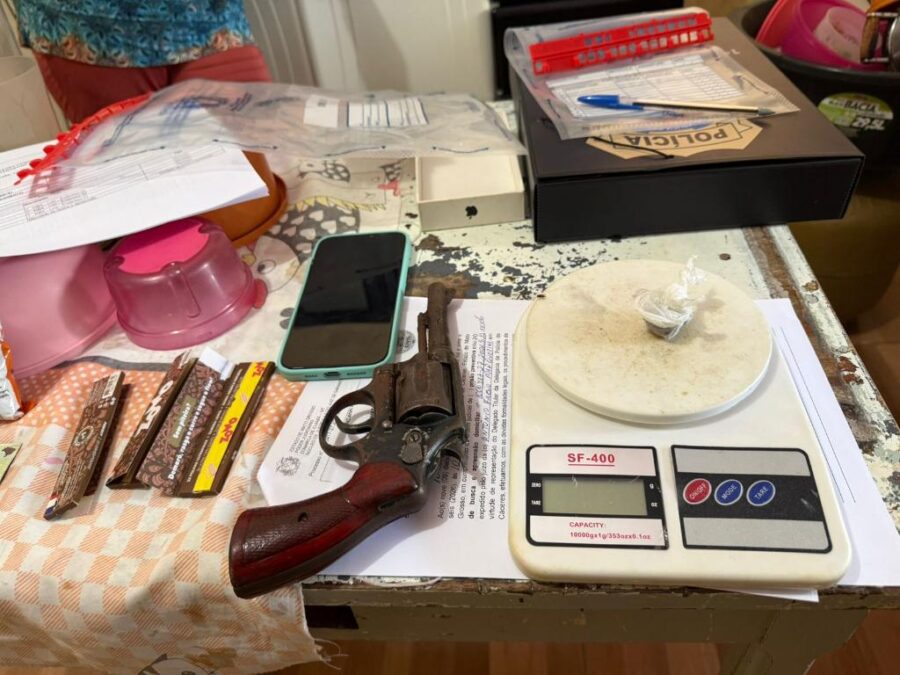 Polícia Civil prende jovem de 18 anos por tráfico e porte ilegal de arma em Cáceres