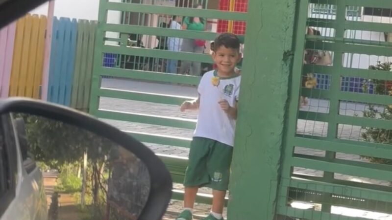 “Amor de escola”: menino de 5 anos emociona ao preparar rosa para coleguinha em Sinop – veja vídeo;