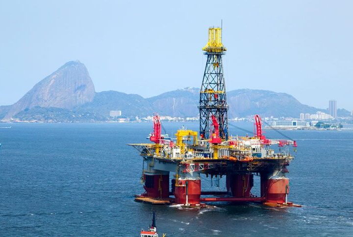 Indústria fecha 2025 com leve alta, apesar de queda em dezembro