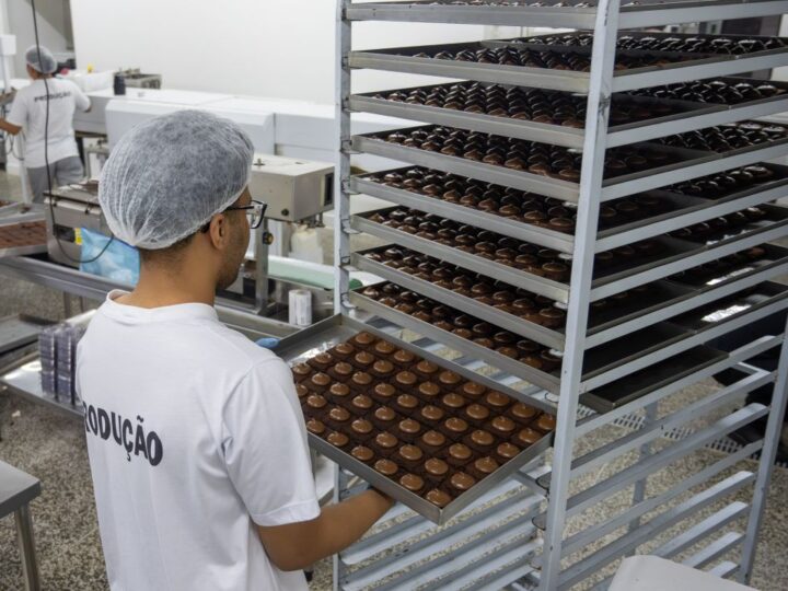 Índice de evolução do número de empregados da indústria tem pior janeiro desde 2017