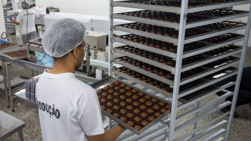 Índice de evolução do número de empregados da indústria tem pior janeiro desde 2017