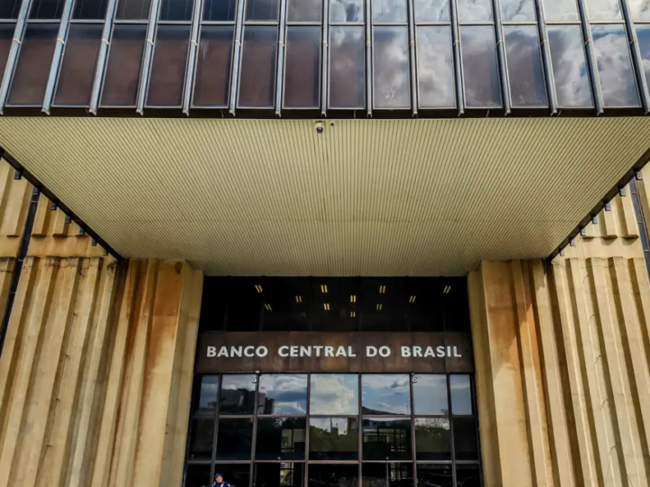 Contas externas têm saldo negativo em janeiro