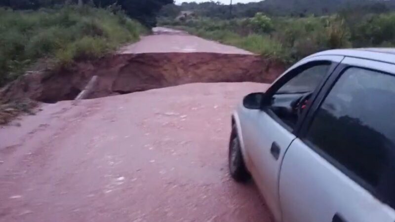 Bueiro é destruído pela chuva e estrada fica intransitável na zona rural de Guarantã do Norte – veja vídeo;