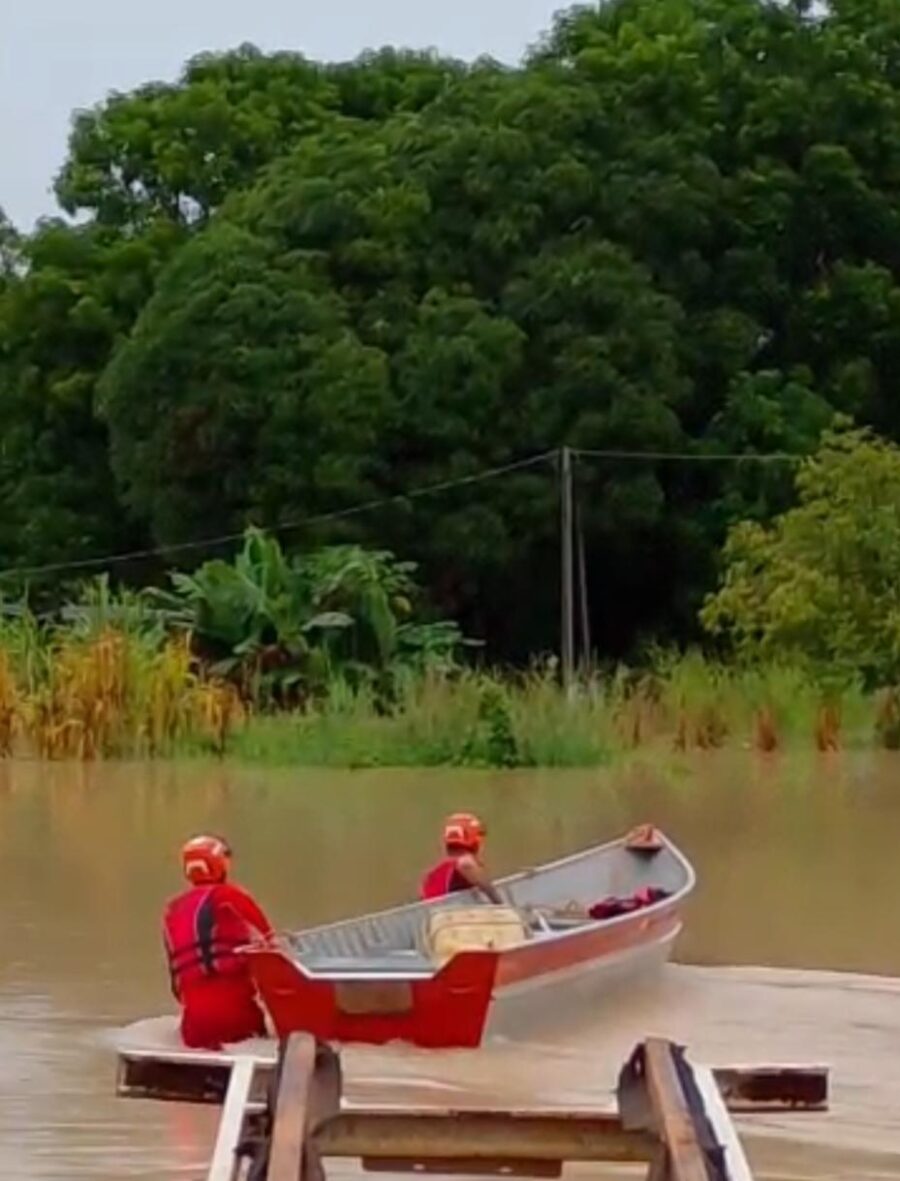 Idosos são resgatados de casa alagada após forte chuva em Guarantã do Norte
