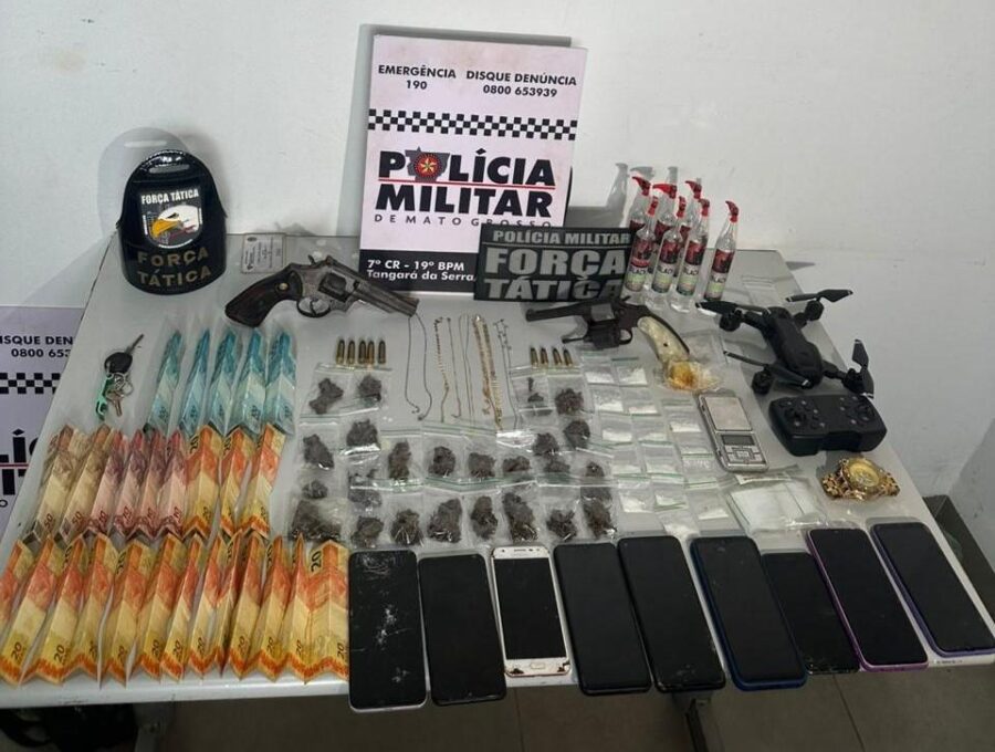 Seis são presos após roubo violento com transferência de R$ 100 mil; Cinco integrantes de uma família foram rendidos pelos criminosos