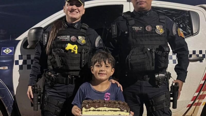 Polícia Militar homenageia pequeno admirador da corporação em aniversário de 5 anos
