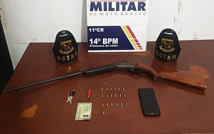 Rotam prende homem por porte ilegal de arma e apreende espingarda em Primavera do Leste