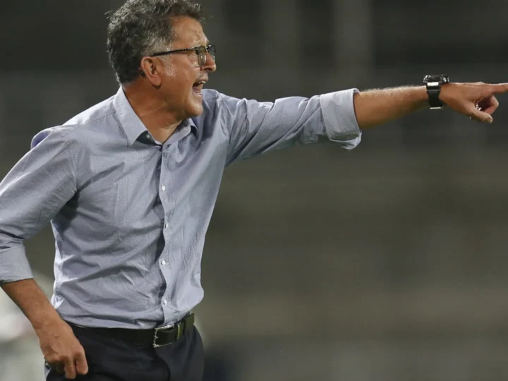 Técnico do Remo ‘demite’ jogador durante coletiva