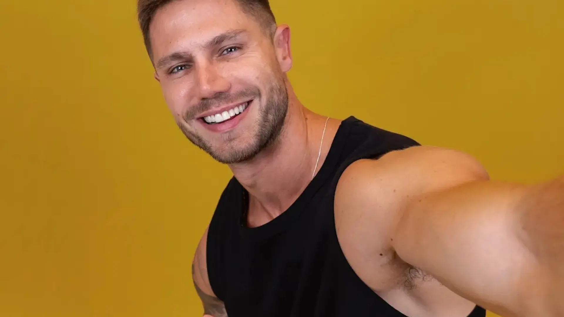 ‘Modelo falido de homem’, dispara Marina Sena sobre Jonas Sulzbach