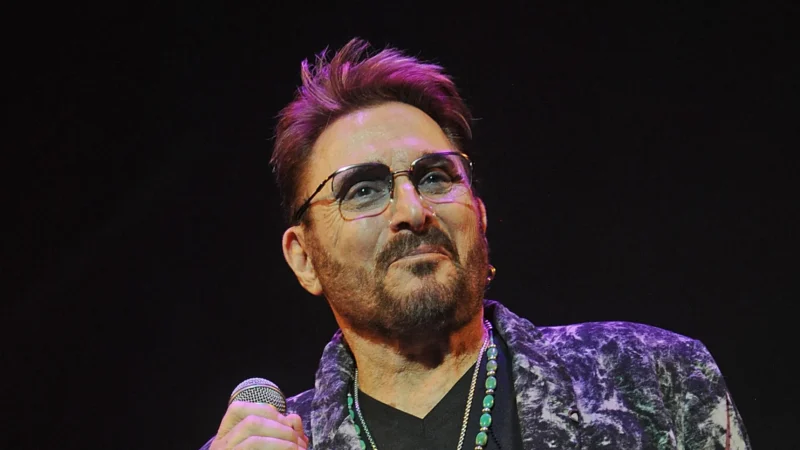 Morre Chuck Negron, vocalista e fundador do Three Dog Night