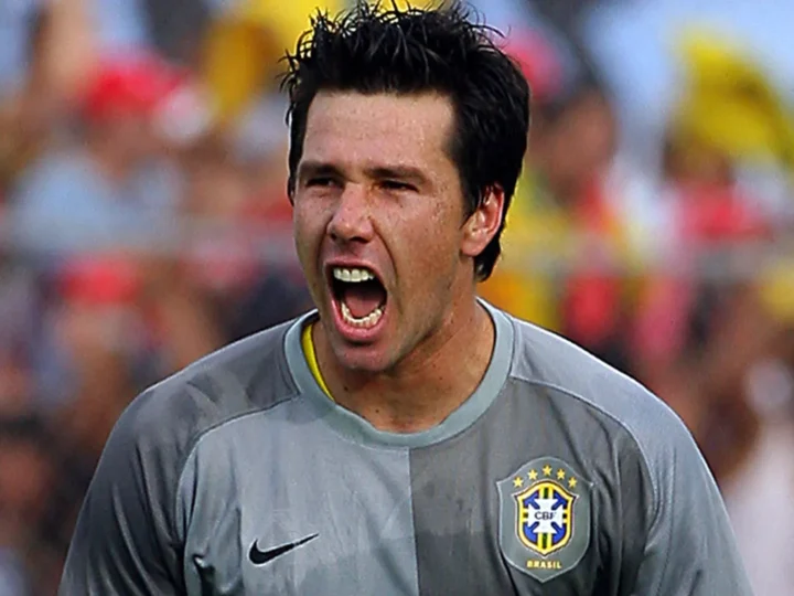 Ex-goleiro da Seleção é processado por golpes com investimentos nos EUA