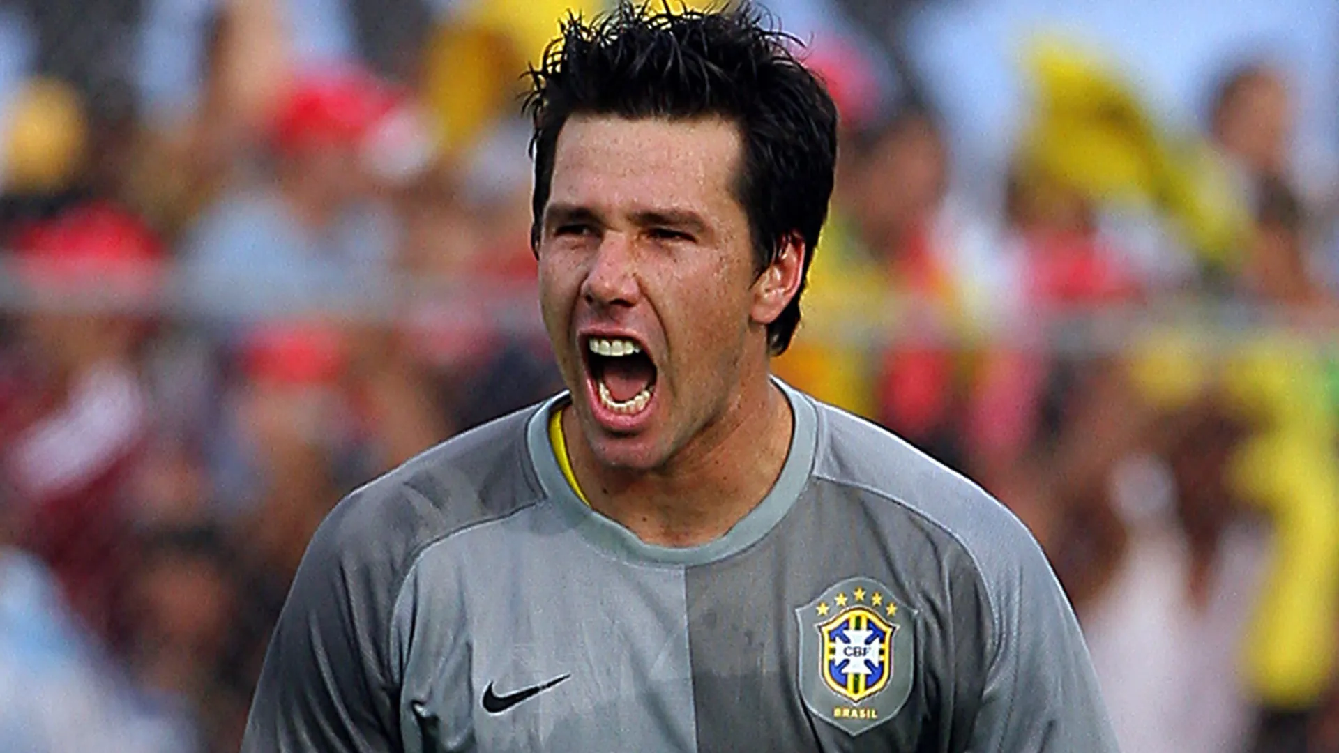 Ex-goleiro da Seleção é processado por golpes com investimentos nos EUA