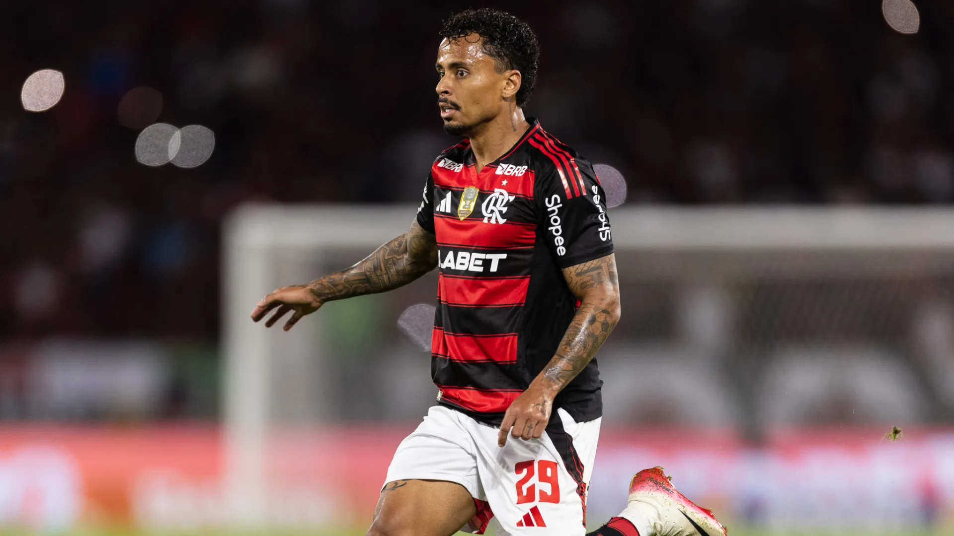 Corinthians anuncia a contratação do volante Allan por empréstimo