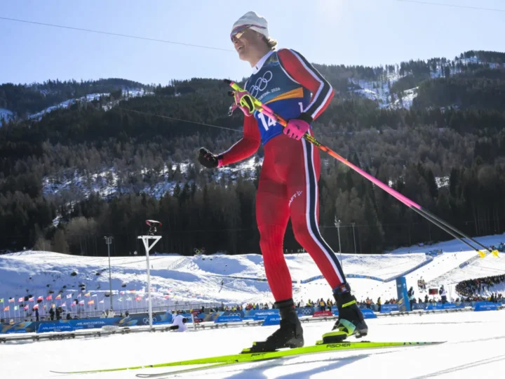 Esquiador norueguês conquista 9º ouro e se isola como maior vencedor dos Jogos de Inverno