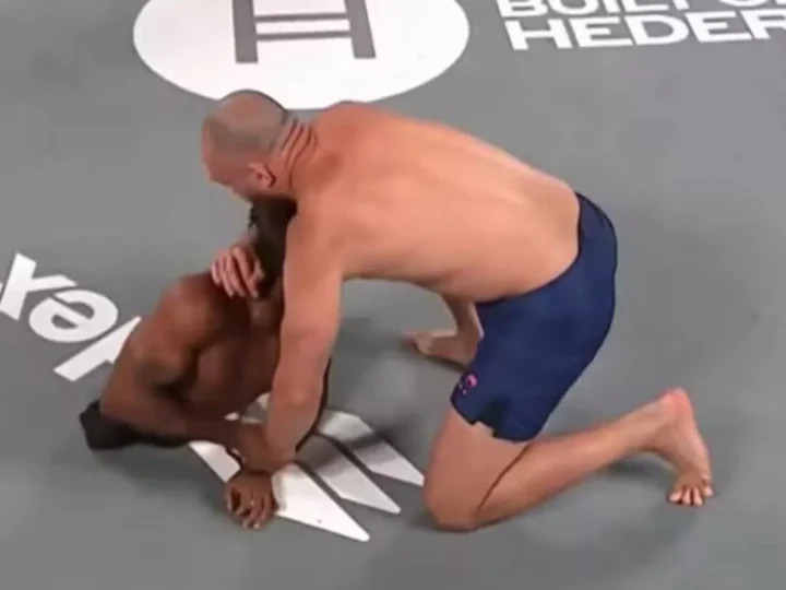 Peso-pesado brasileiro finaliza lutador sem pernas em evento de MMA