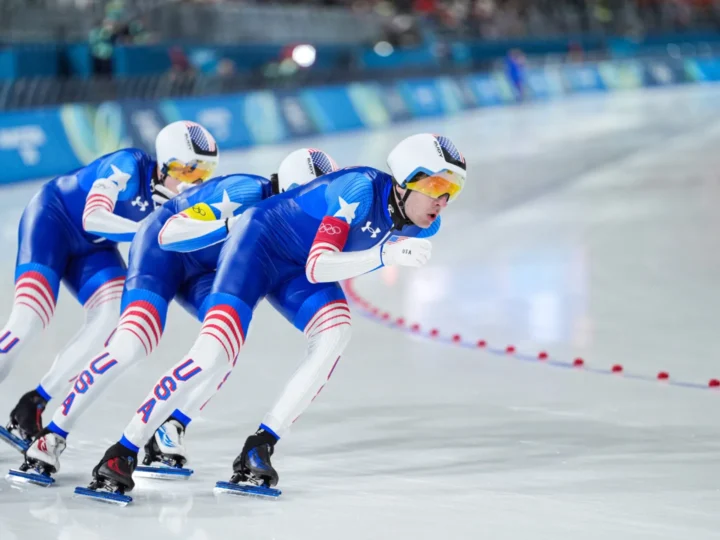 Itália vence recordistas mundiais e leva ouro em patinação de velocidade