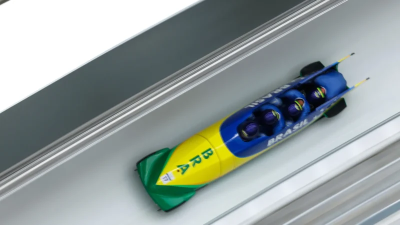 Quarteto brasileiro faz 20º melhor tempo no bobsled