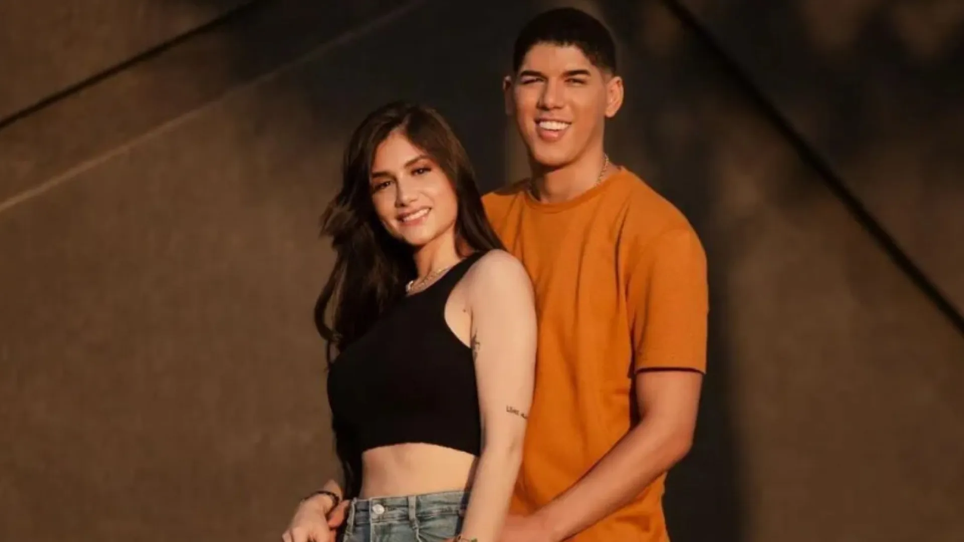 Ex de Zé Vaqueiro após flagra do cantor em festa: ‘Deixou de ser coitado’