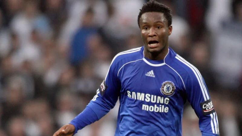 Ex-jogador do Chelsea revela decepção com Mourinho no caso Vini Jr