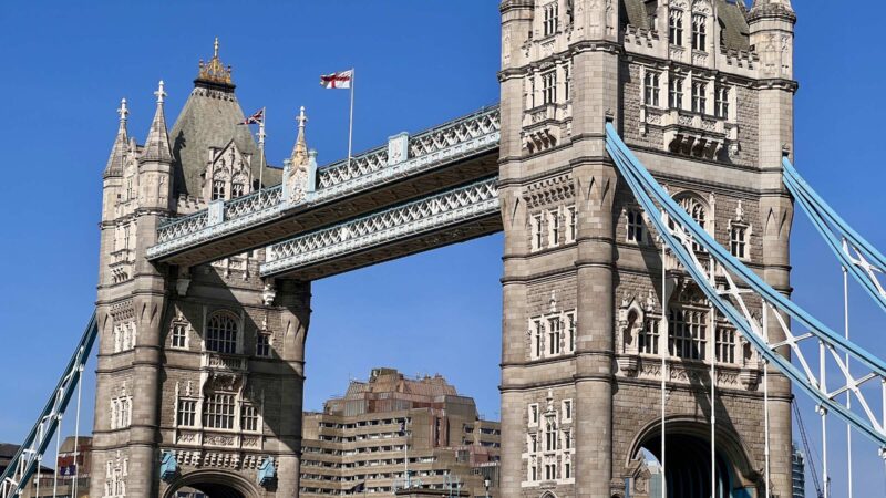 Estudantes podem ganhar intercâmbio na Inglaterra com vídeo em inglês; inscrições vão até 20 de março