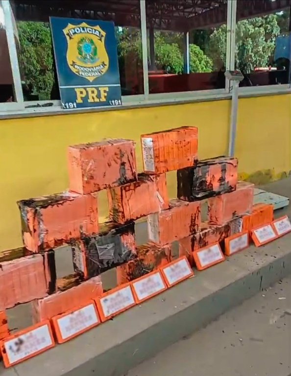 PRF apreende quase 250 kg de cocaína escondidos em caminhão-tanque na BR-070 em MT