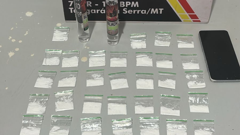 Suspeito é preso ao fazer entrega de drogas em motocicleta na rodoviária