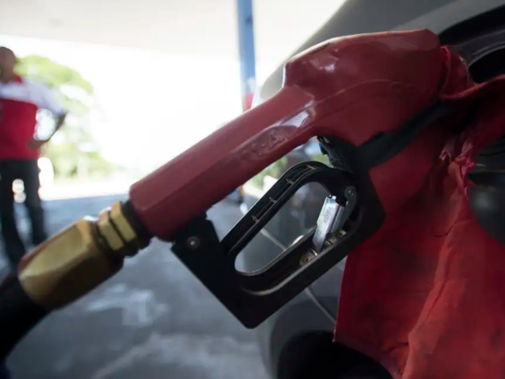 Governo zera PIS/Cofins do diesel para conter alta internacional do petróleo