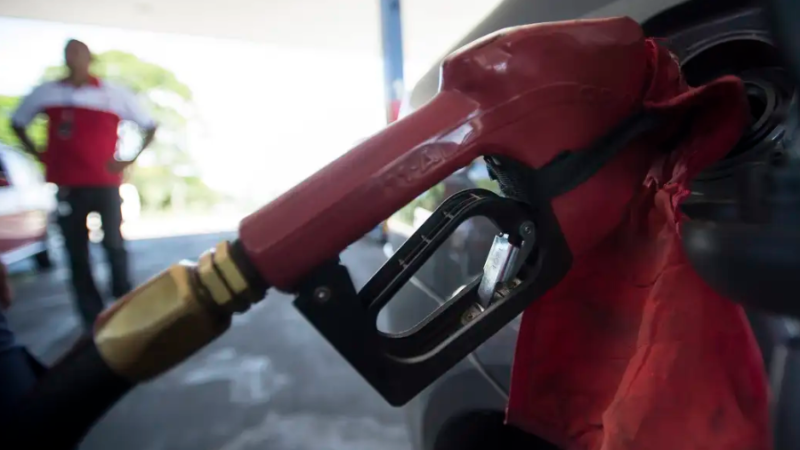 Governo zera PIS/Cofins do diesel para conter alta internacional do petróleo