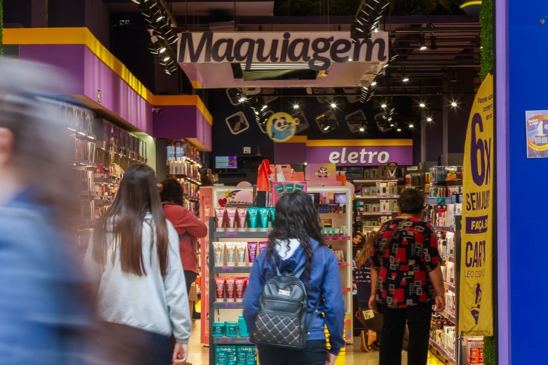 Otimismo do empresário do comércio cresce pelo quinto mês seguido