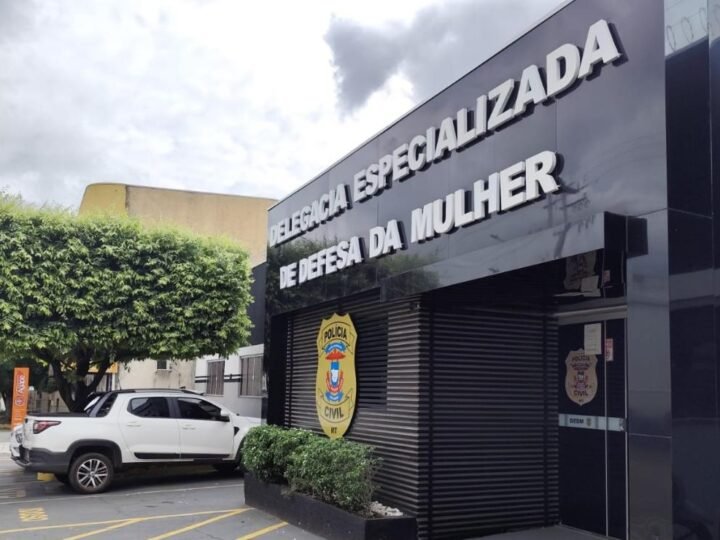 Agressor é preso na porta da delegacia enquanto vítima pedia socorro em MT