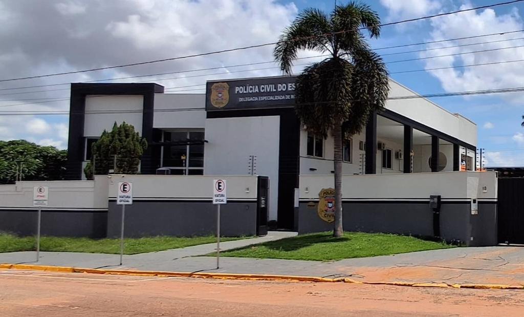 Jovem procurada por roubo é presa após tentar enganar policiais em Mato Grosso