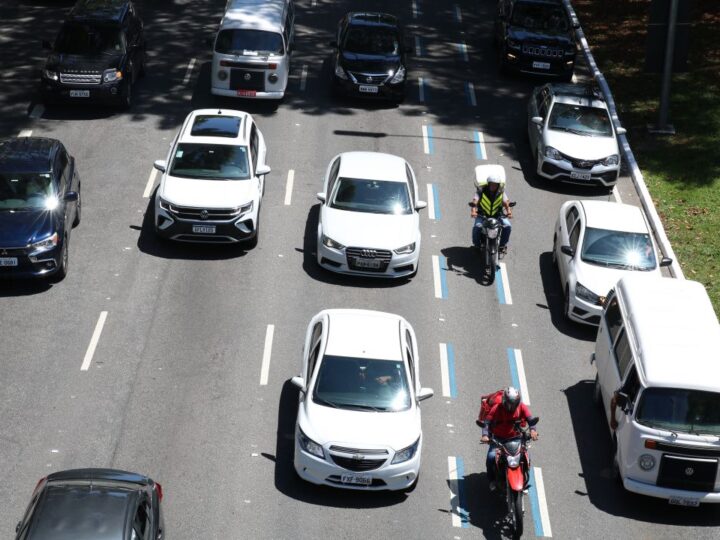 Emplacamentos fecham bimestre em alta