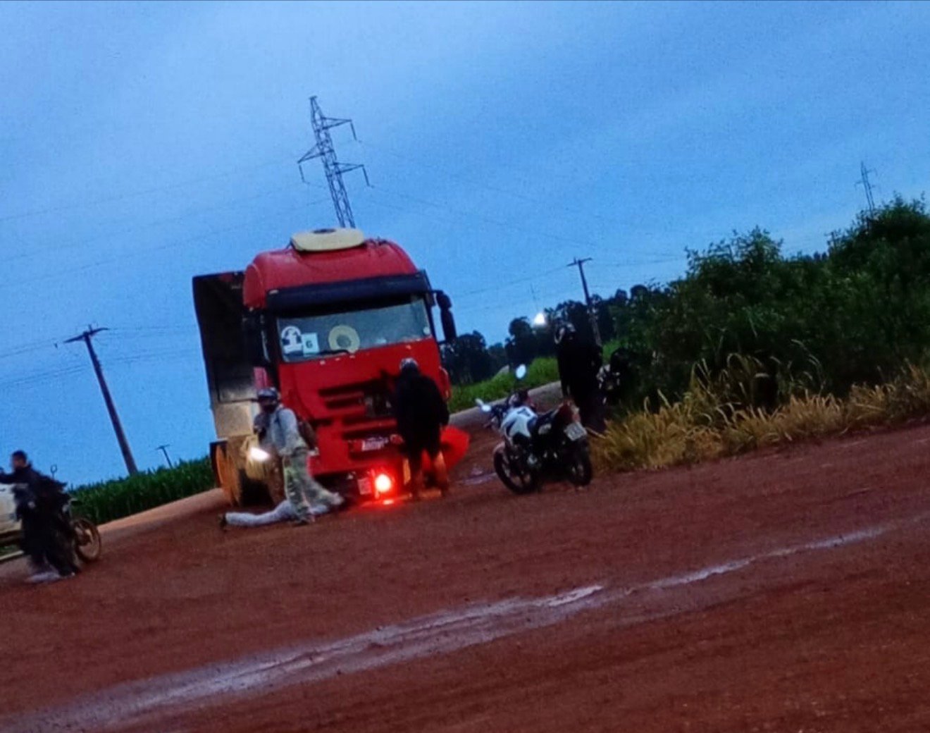 Tragédia na BR-364: dois homens morrem após moto bater de frente com caminhão em Mato Grosso