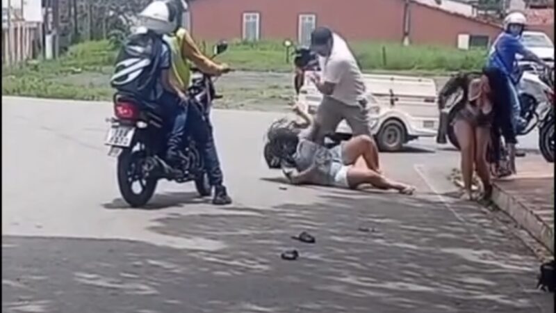 Confusão entre esposa, marido e suposta amante termina em agressão e caso de polícia – veja vídeo: