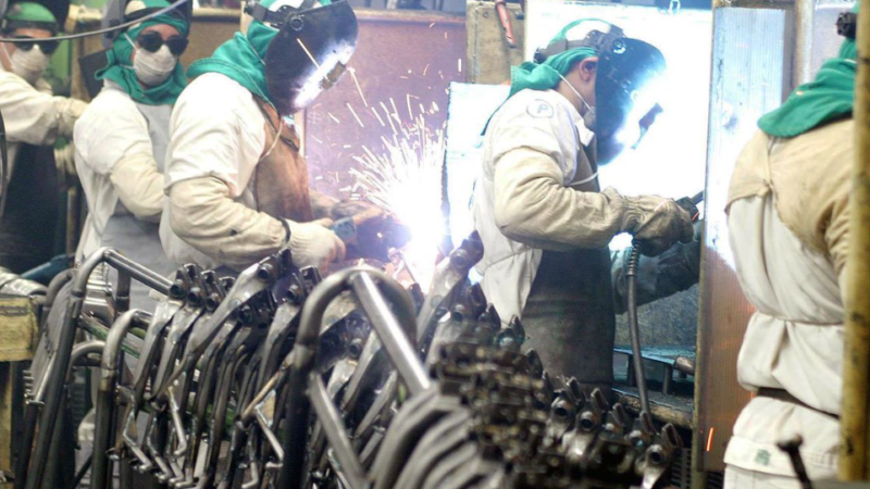 Indústria de máquinas e equipamentos começa o ano em desaceleração