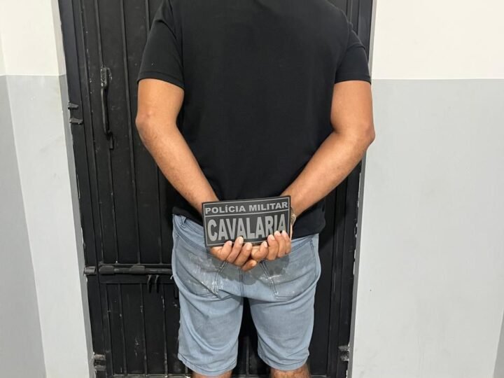 Cavalaria da PM prende homem com mandado de prisão em bar de Matupá