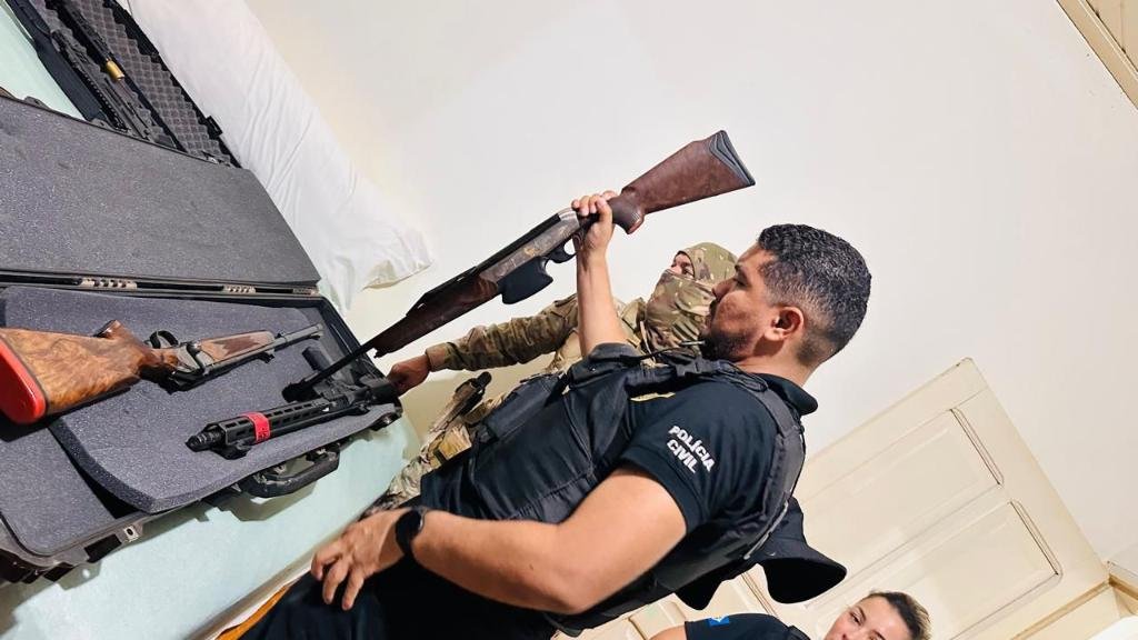 Polícia Civil apreende 50 armas e mais de 8,8 mil munições durante investigação de violência doméstica em MT