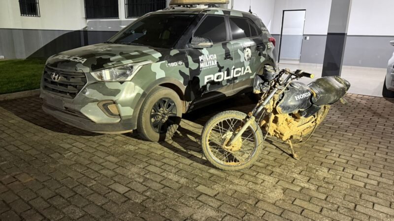 Força Tática desarticula ponto de tráfico, prende suspeito e recupera moto furtada em Matupá