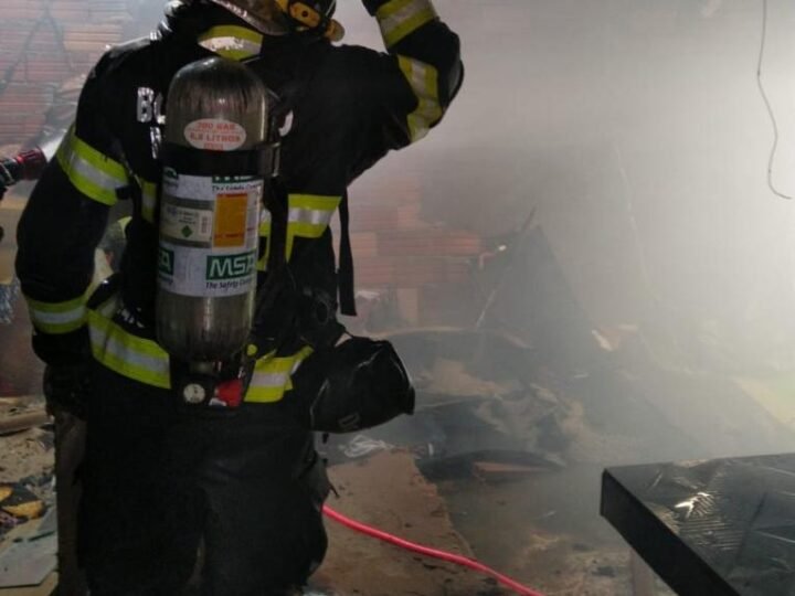 Incêndio em quarto de residência mobiliza bombeiros em Confresa