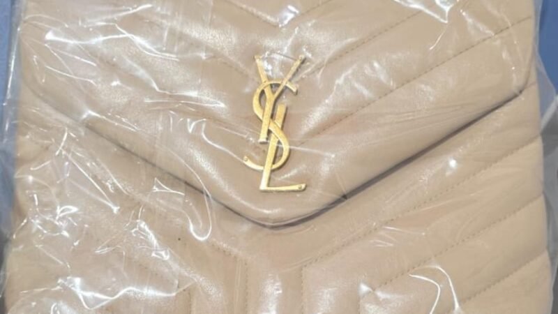 Mulher furta bolsas de luxo da própria amiga e vende pela internet em MT