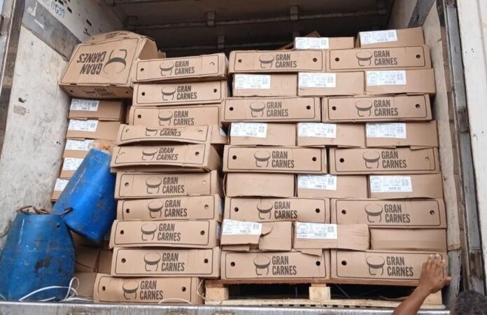 Carga de carne roubada avaliada em quase R$ 1 milhão é recuperada pela Polícia Civil em MT