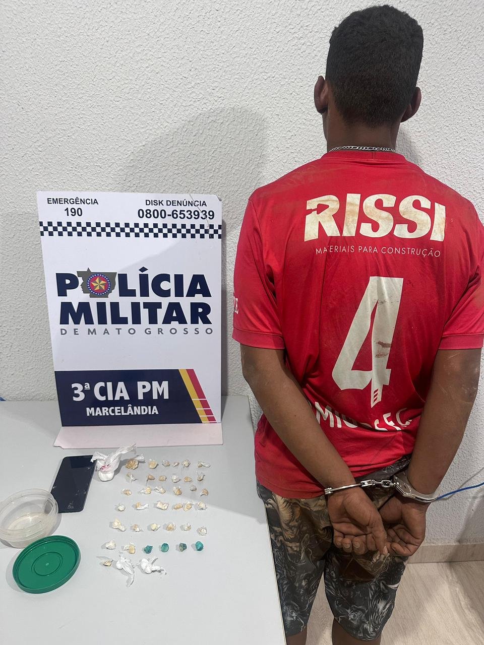 Inteligência da PM desmantela ponto de tráfico e prende jovem em Marcelândia