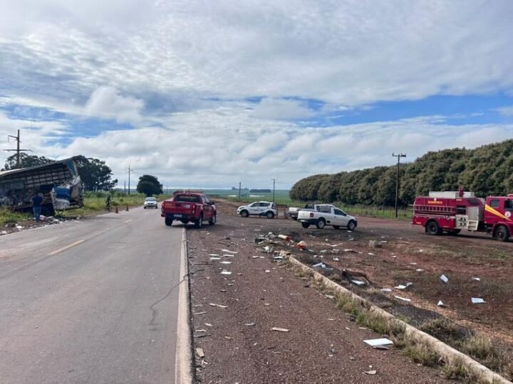Colisão entre caminhões deixa um morto e outro ferido na BR-070