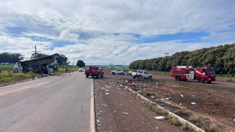 Colisão entre caminhões deixa um morto e outro ferido na BR-070