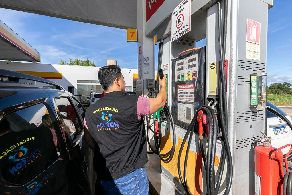 151 postos são notificados por aumento no preço dos combustíveis e dois são autuados em MATO GROSSO