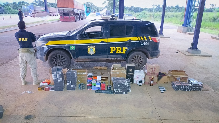 PRF apreende carga ilegal com cigarros eletrônicos e bebidas importadas na BR-163 em Guarantã do Norte