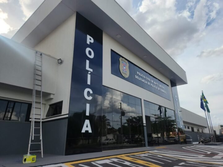 Mãe vai à delegacia registrar perda de documento e filho acaba preso