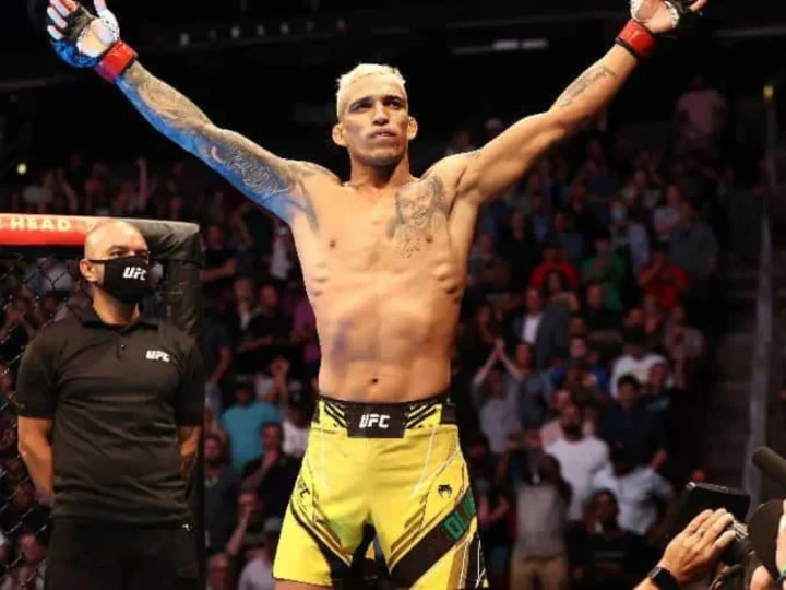 UFC 326: Charles do Bronx vence por decisão unânime e é o novo campeão dos peso leve